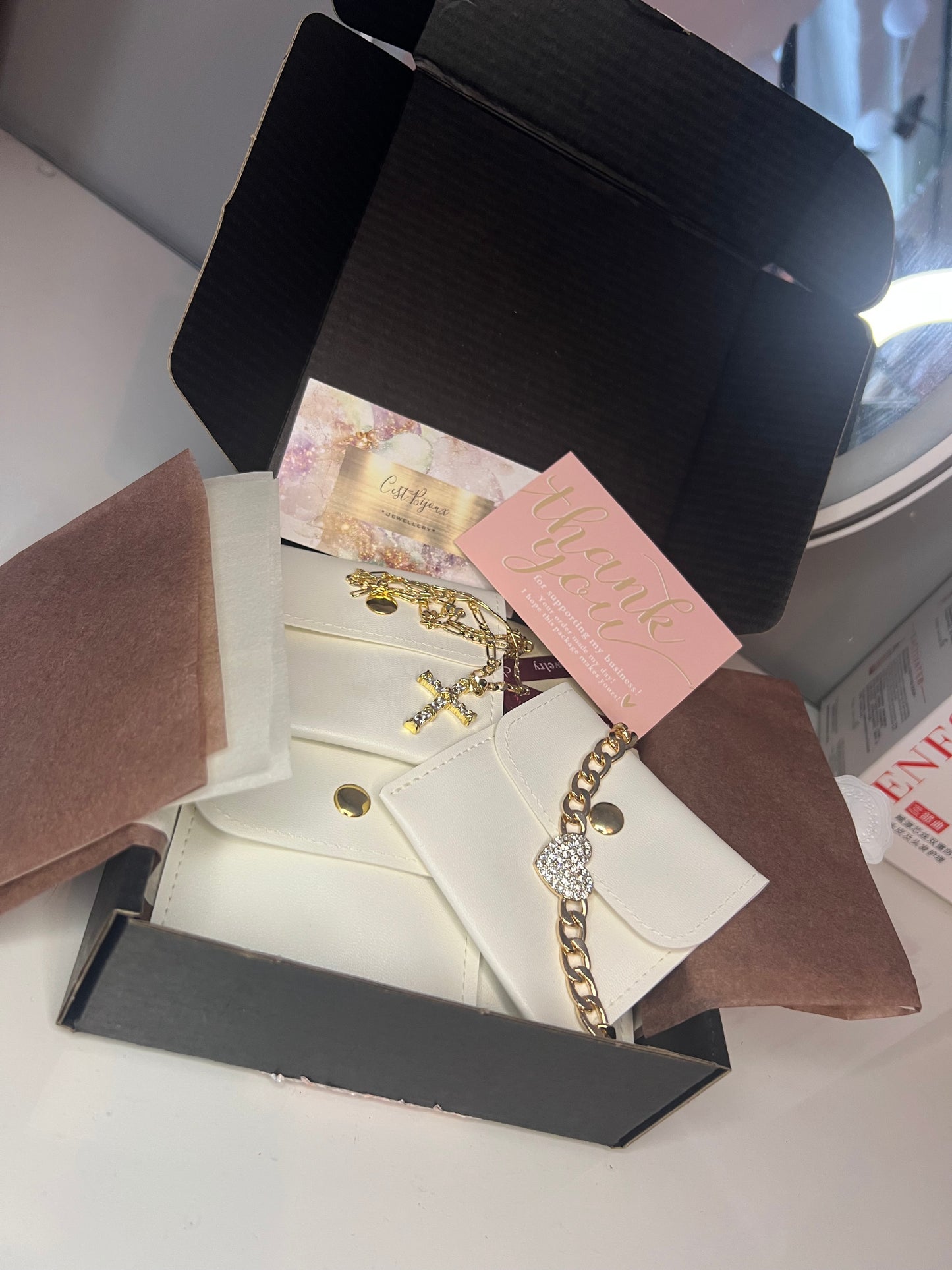 Tiffany-Style Tarnish Resistant 18k Gold Plated Horseshoe Buckle Bracelet – Elegant & Timeless Design