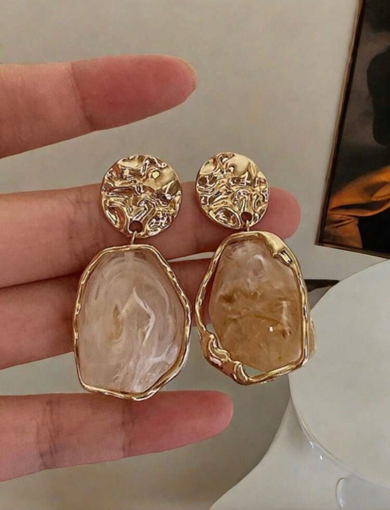 Hammered Gold Translucent Marbled Statement Drop Earrings – Bold Texture Meets Soft Elegance