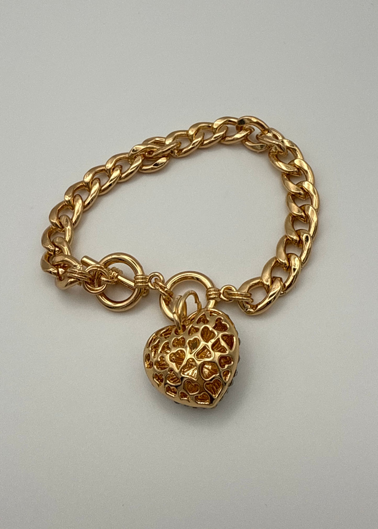 Rhinestone Heart Charm Chunky Gold Curb Chain Bracelet – Tarnish Resistant