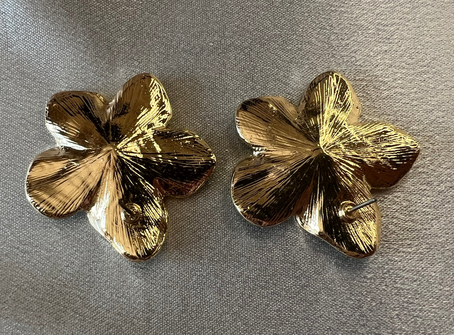 Sweet Gold and White Enamel Flower Stud Earrings