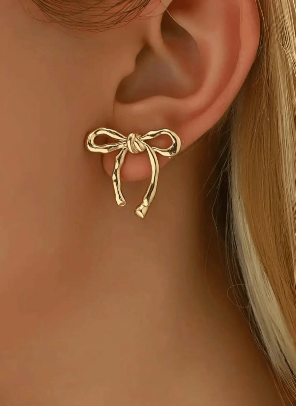 Gold Bow Stud Earrings – Classic Charm with Old Money Elegance