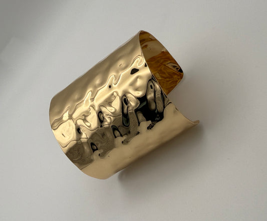 Hammered Gold Concave & Convex Textured Cuff Bracelet – Timeless Roman-Inspired Elegance