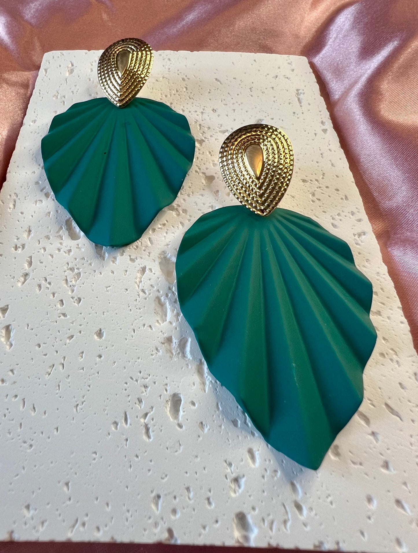 Gold & Teal Textured Leaf Drop Earrings – Bold Nature-Inspired Elegance