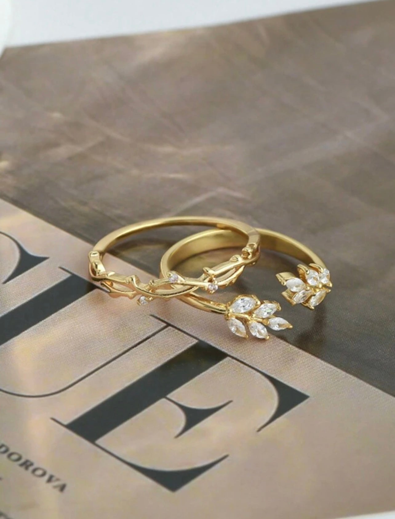 2pcs Gold-Tone Minimalist Vintage Crystal Leaf Vine Rings – Elegant Daily & Festival Wear