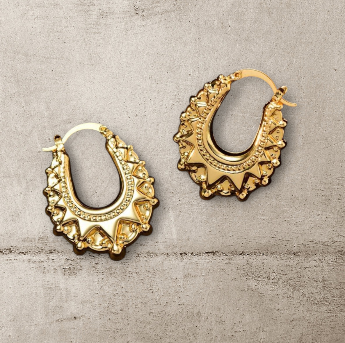 18K Gold Plated Vintage Crown & Horseshoe Creole Fancy Earrings - Medium