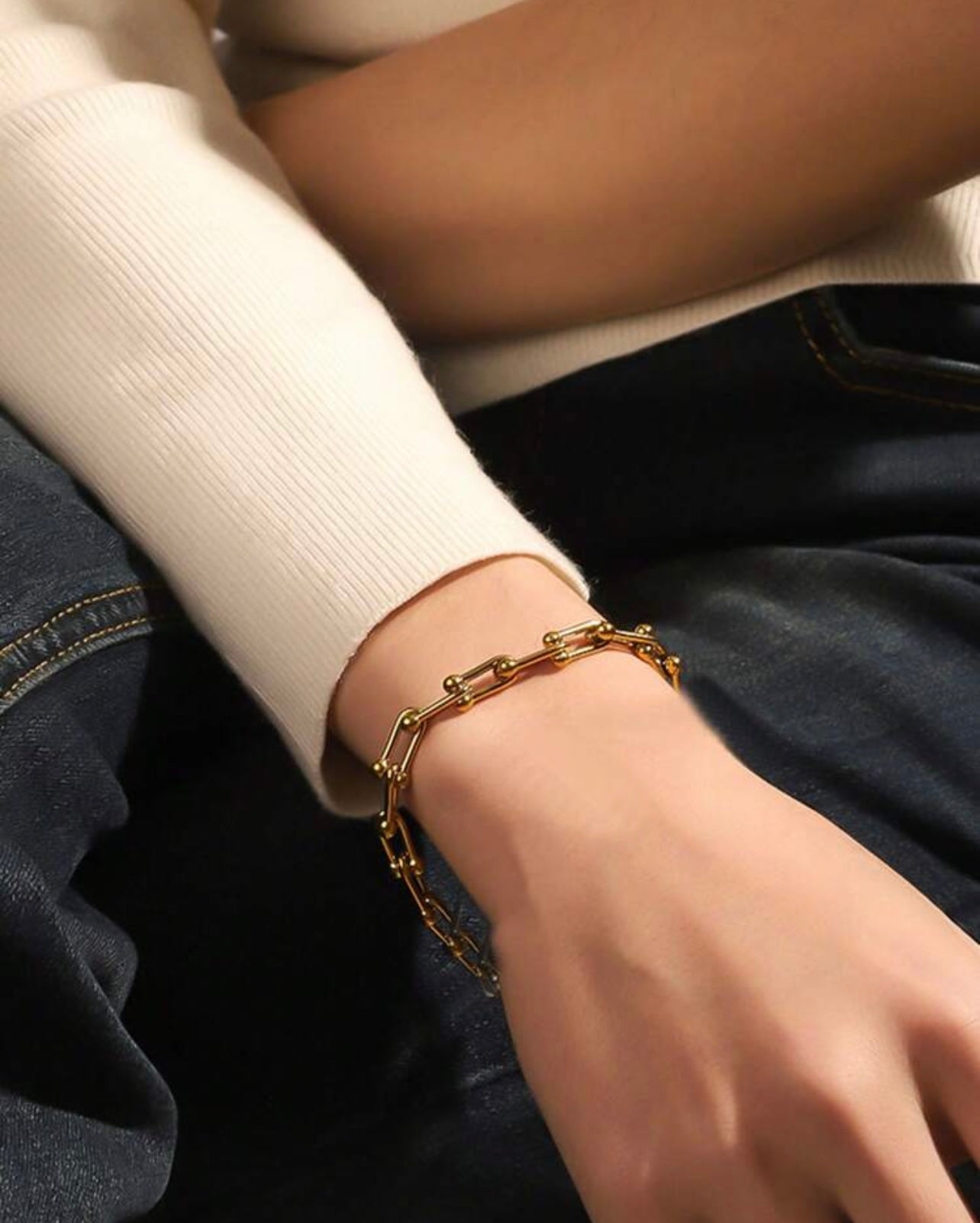 Tiffany-Style Tarnish Resistant 18k Gold Plated Horseshoe Buckle Bracelet – Elegant & Timeless Design