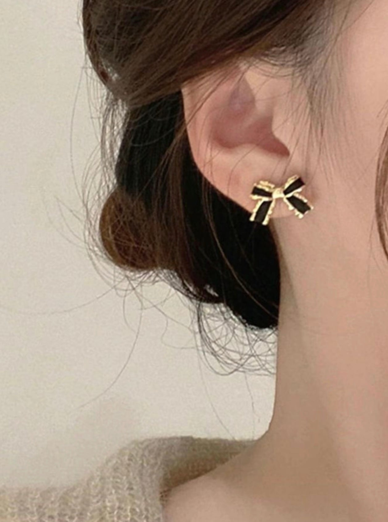 Stunning Gold & Black Enamel Bow Stud Earrings – Classic Elegance with a Bold Contrast