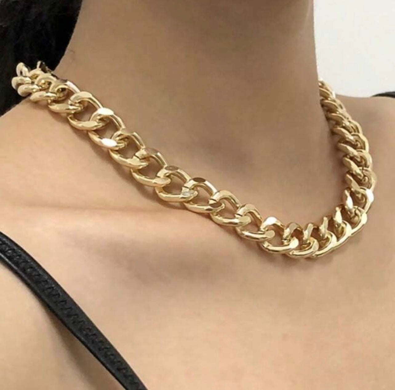 Bold Twist Chunky Lock Choker – Gold Statement Necklace