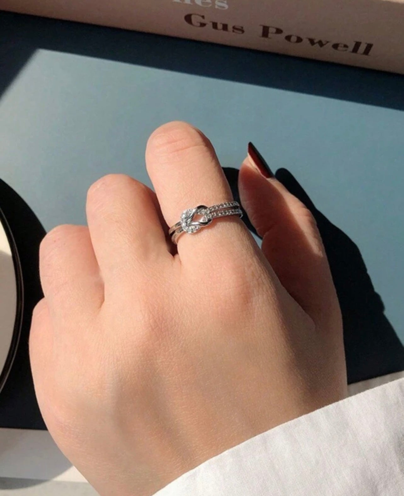 Silver Twisted Crossover Cubic Zirconia Ring – Luxury Sparkle for Any Occasion