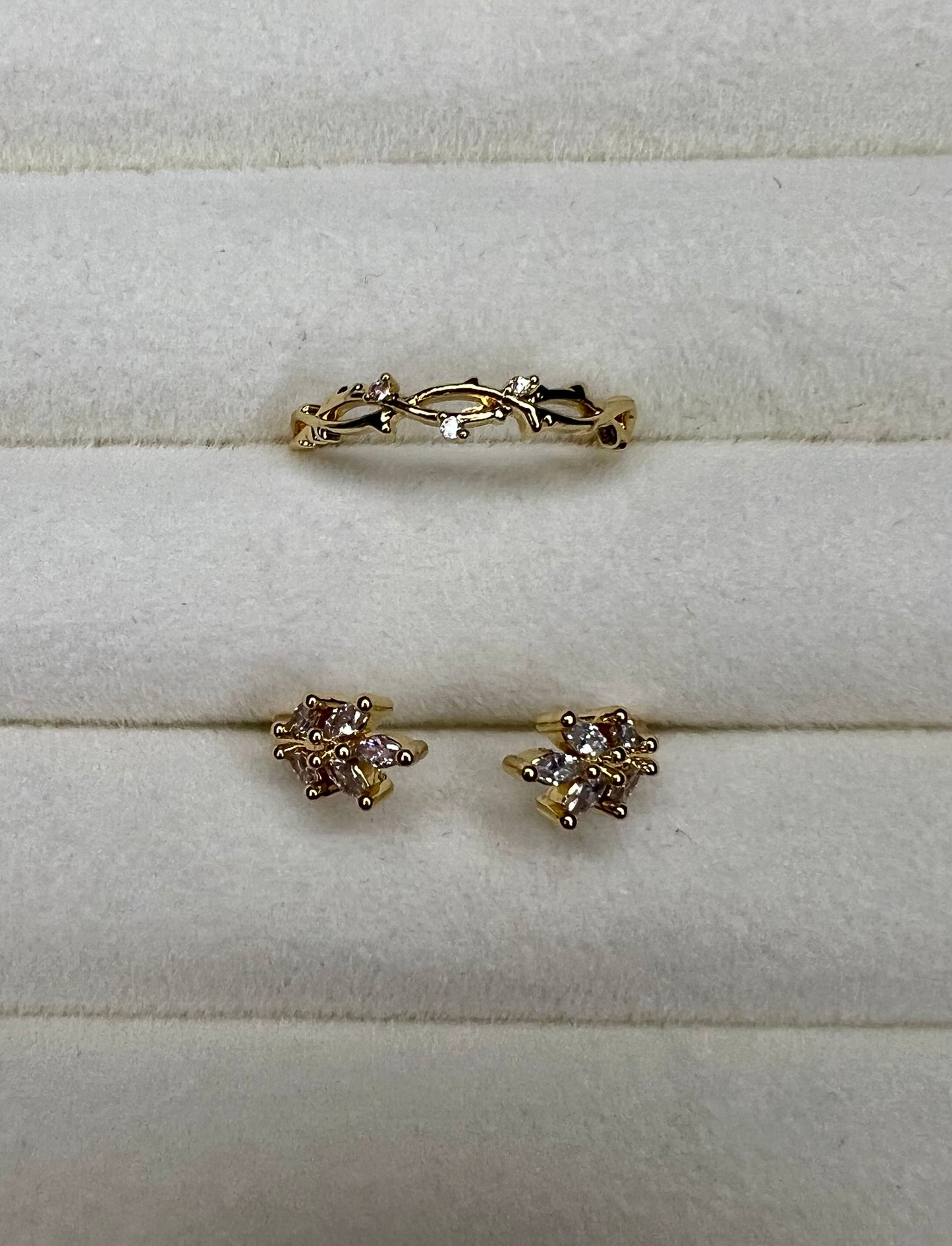 2pcs Gold-Tone Minimalist Vintage Crystal Leaf Vine Rings – Elegant Daily & Festival Wear