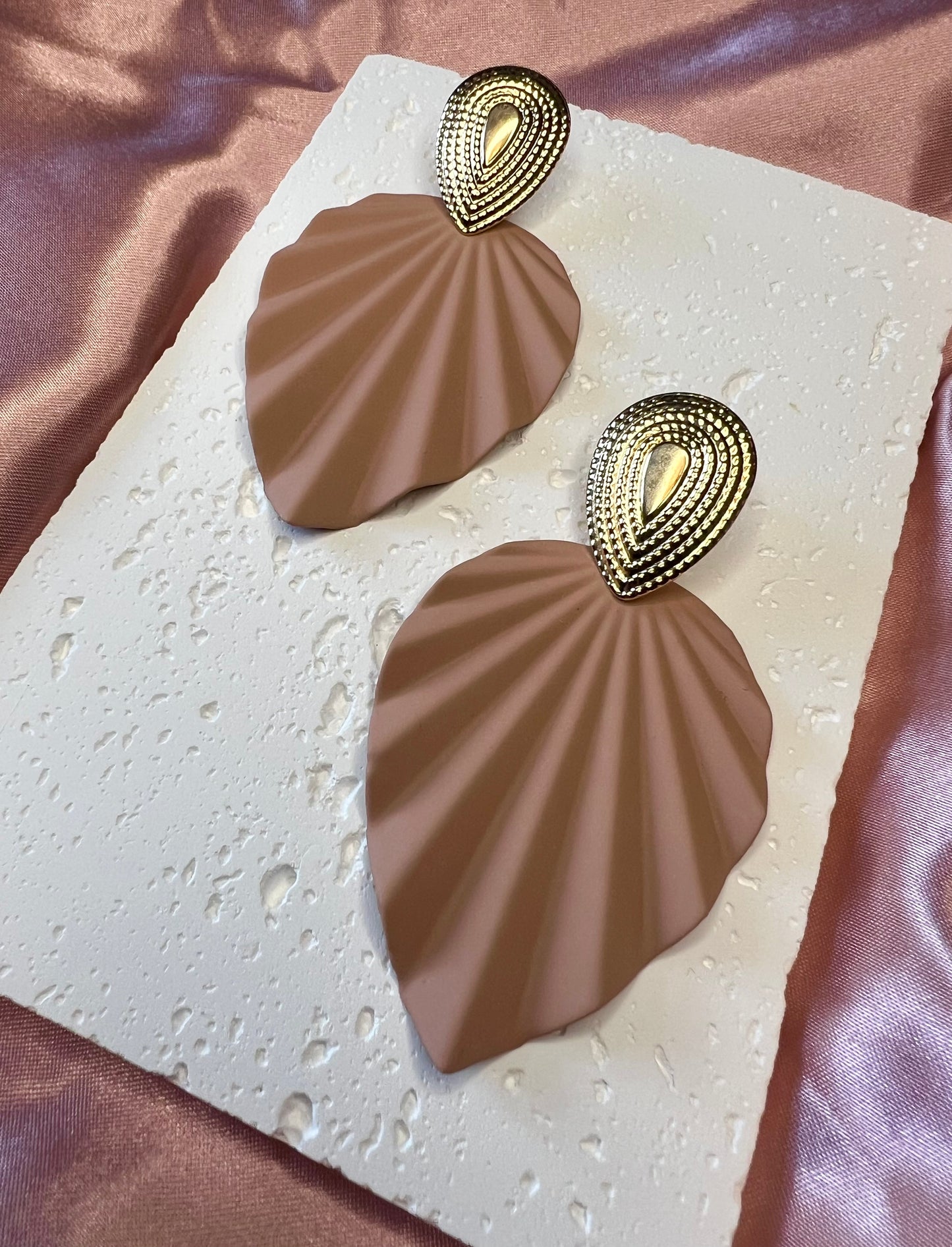 Gold & Apricot Textured Leaf Drop Earrings – Warm Nature-Inspired Elegance
