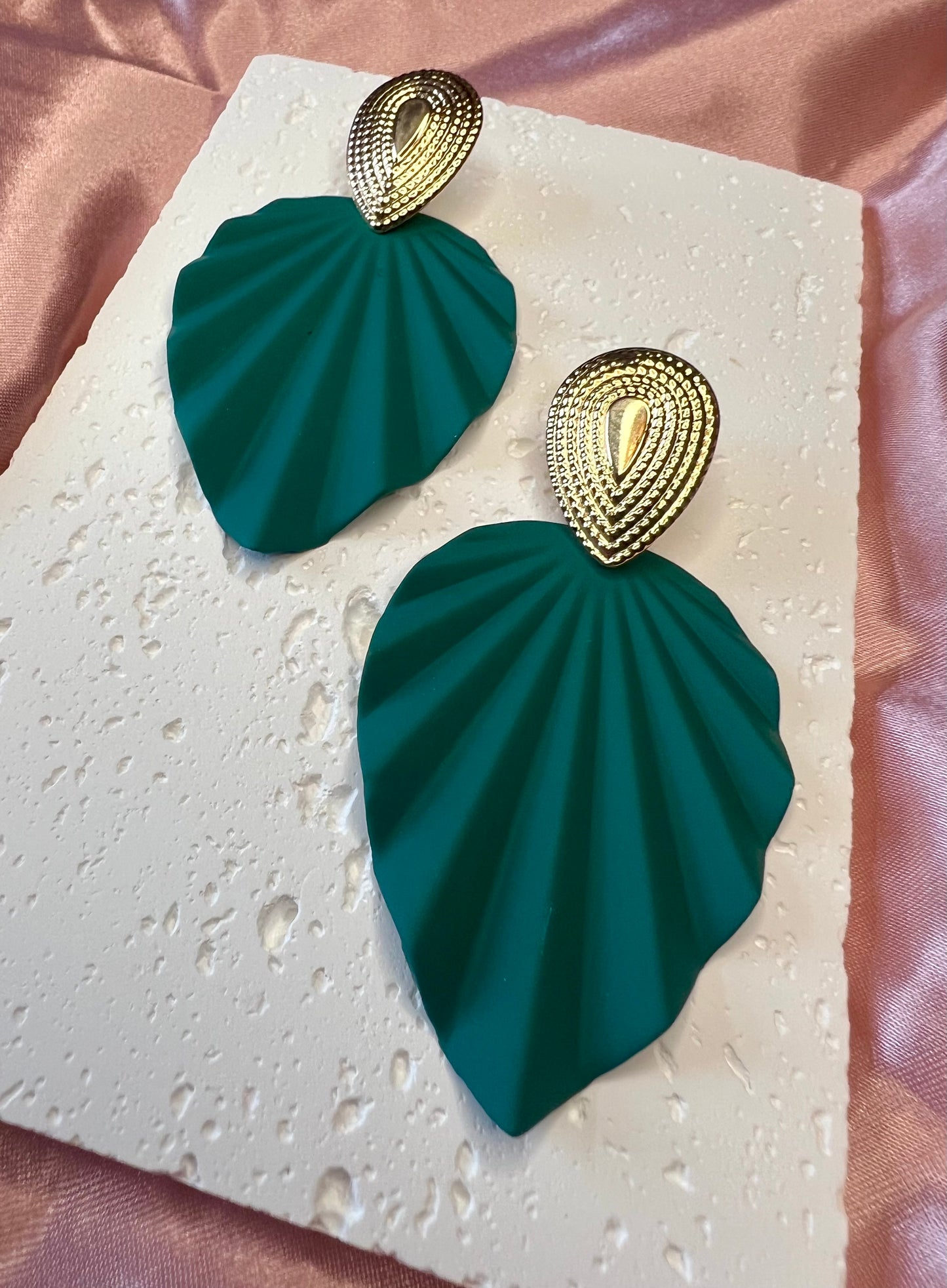 Gold & Teal Textured Leaf Drop Earrings – Bold Nature-Inspired Elegance