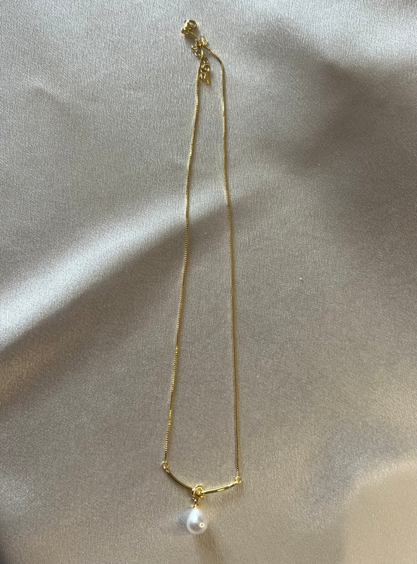 Elegant & Delicate Gold Knot Necklace with Faux Pearl Pendant