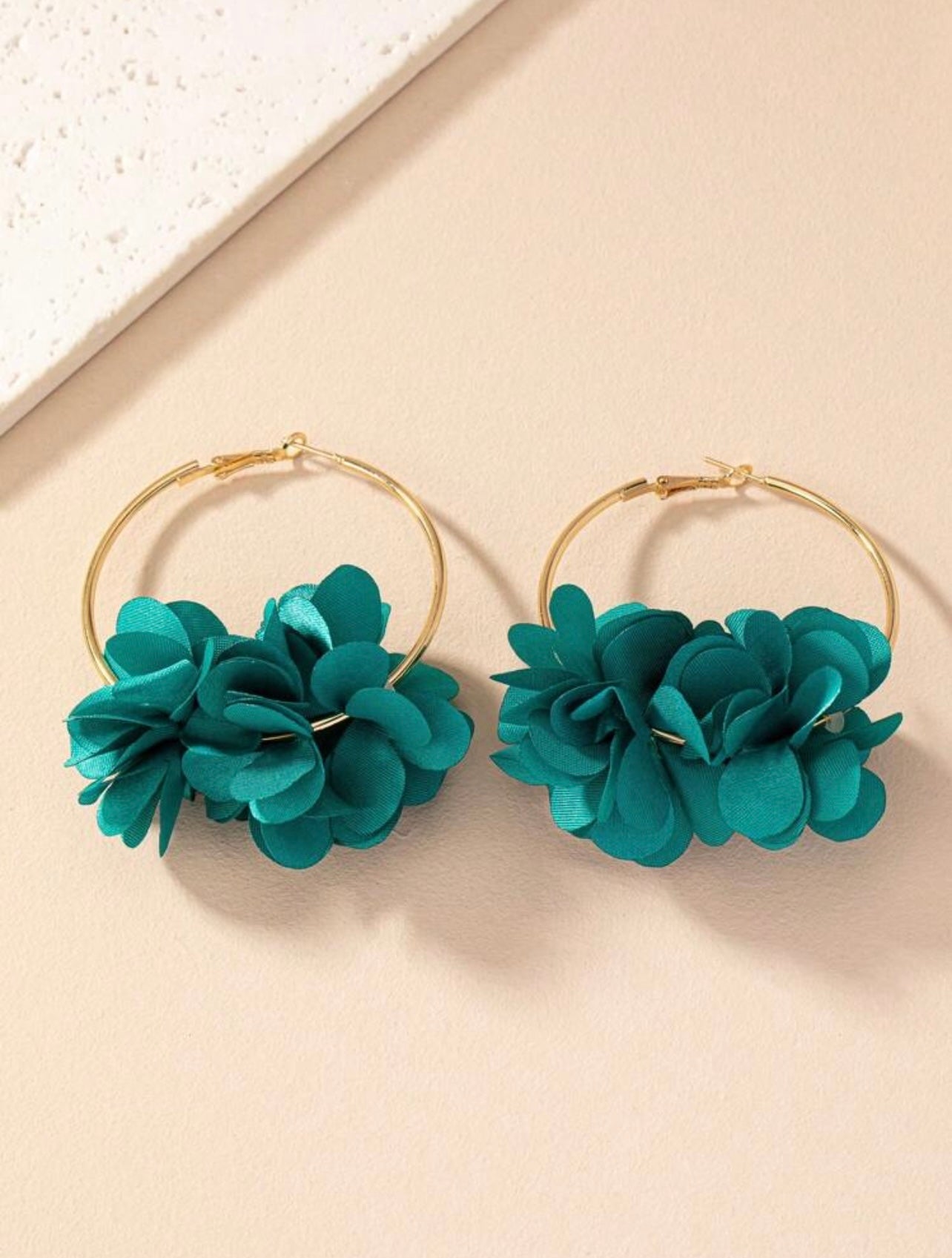 Gold Hoop Earrings With Green Floral Detail – Bold Statement Set (5.6 x 8 cm)