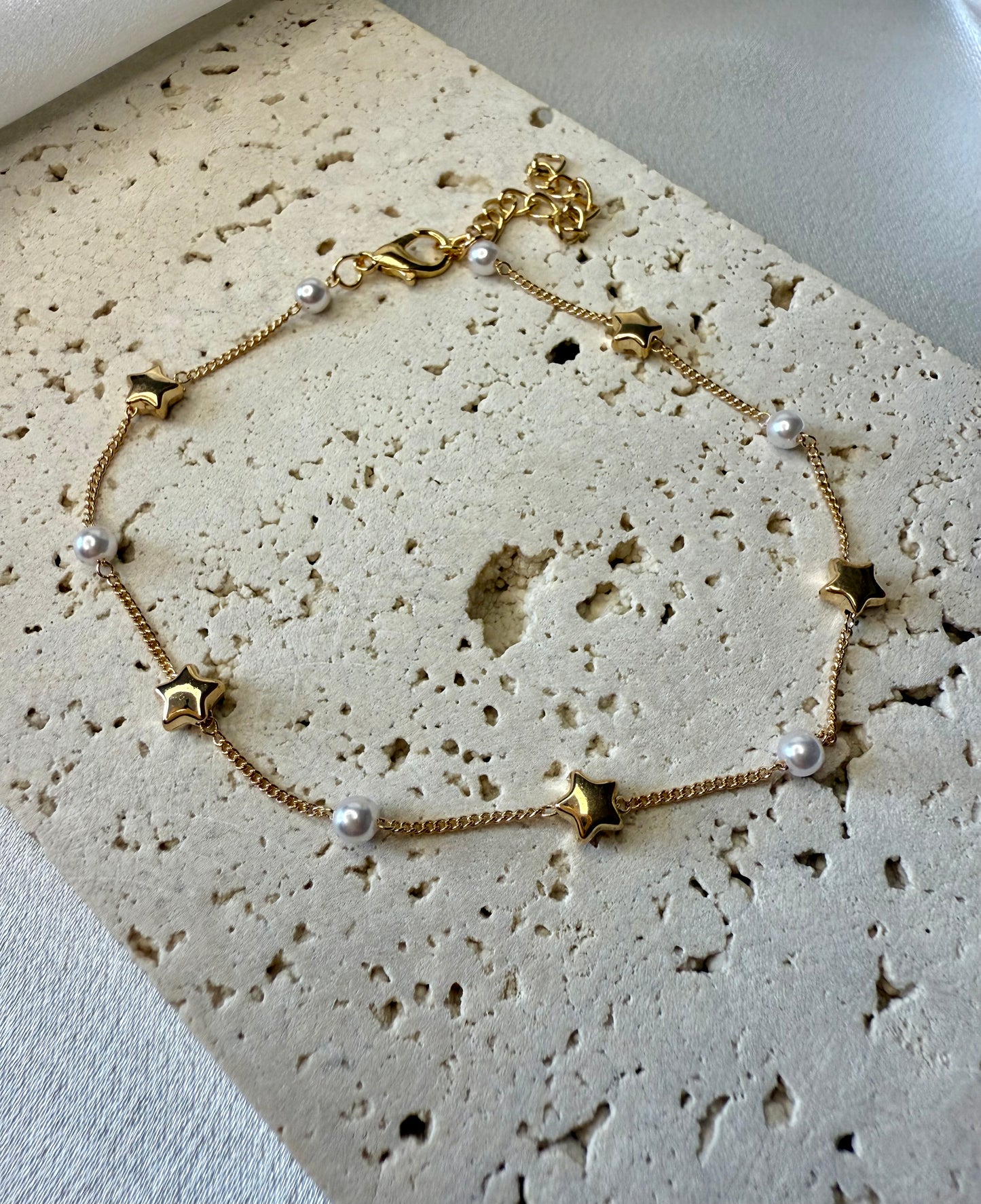 Gold Star & Faux Pearl Anklet – Minimalist Beach-Inspired Foot Jewellery