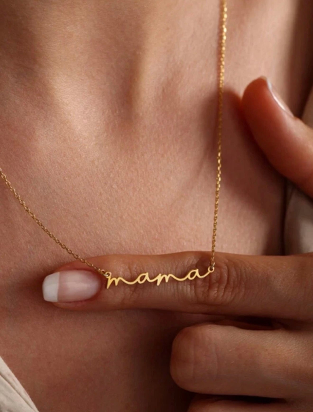 Mini “Mama” Pendant Necklace – Dainty, Minimalist & Tarnish-Resistant