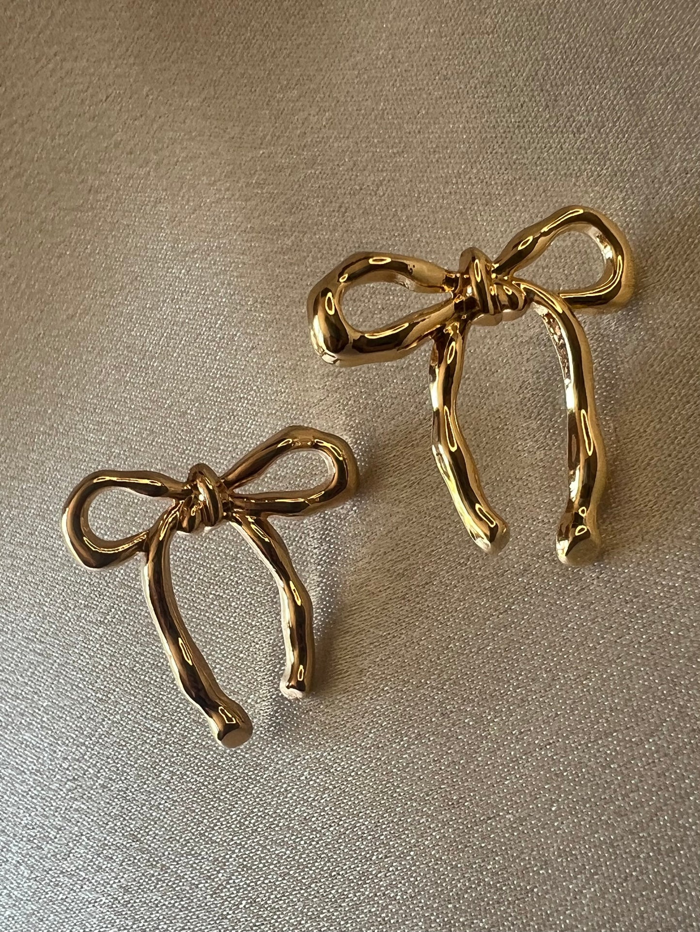 Gold Bow Stud Earrings – Classic Charm with Old Money Elegance