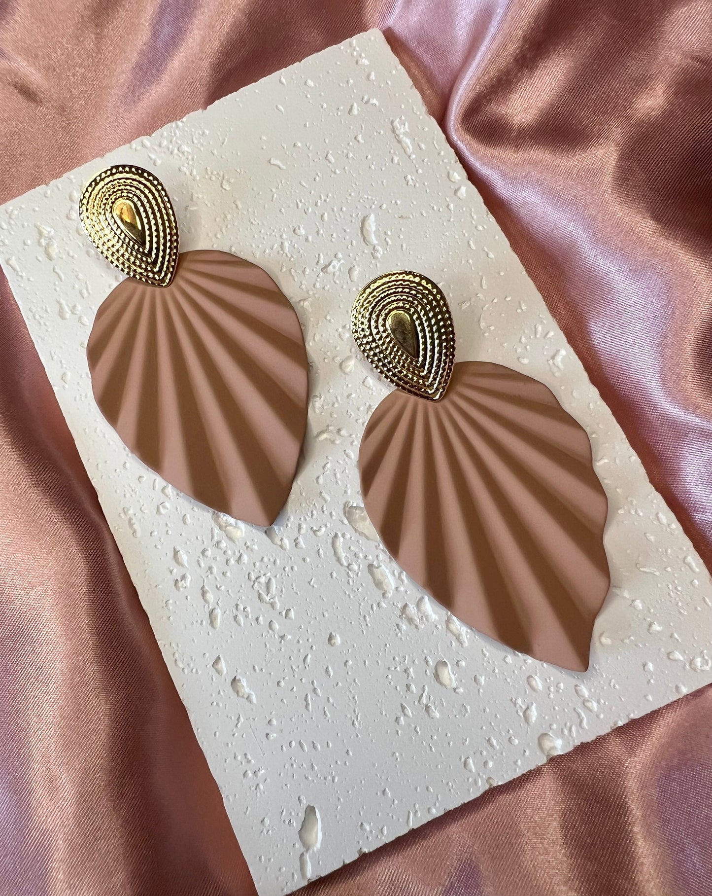 Gold & Apricot Textured Leaf Drop Earrings – Warm Nature-Inspired Elegance