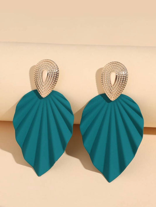 Gold & Teal Textured Leaf Drop Earrings – Bold Nature-Inspired Elegance