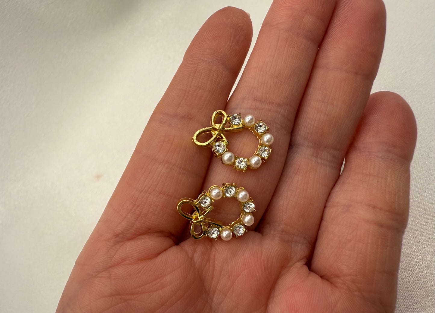 French Style Faux Pearl & Rhinestone Wreath Stud Earrings – Elegant Festive Charm