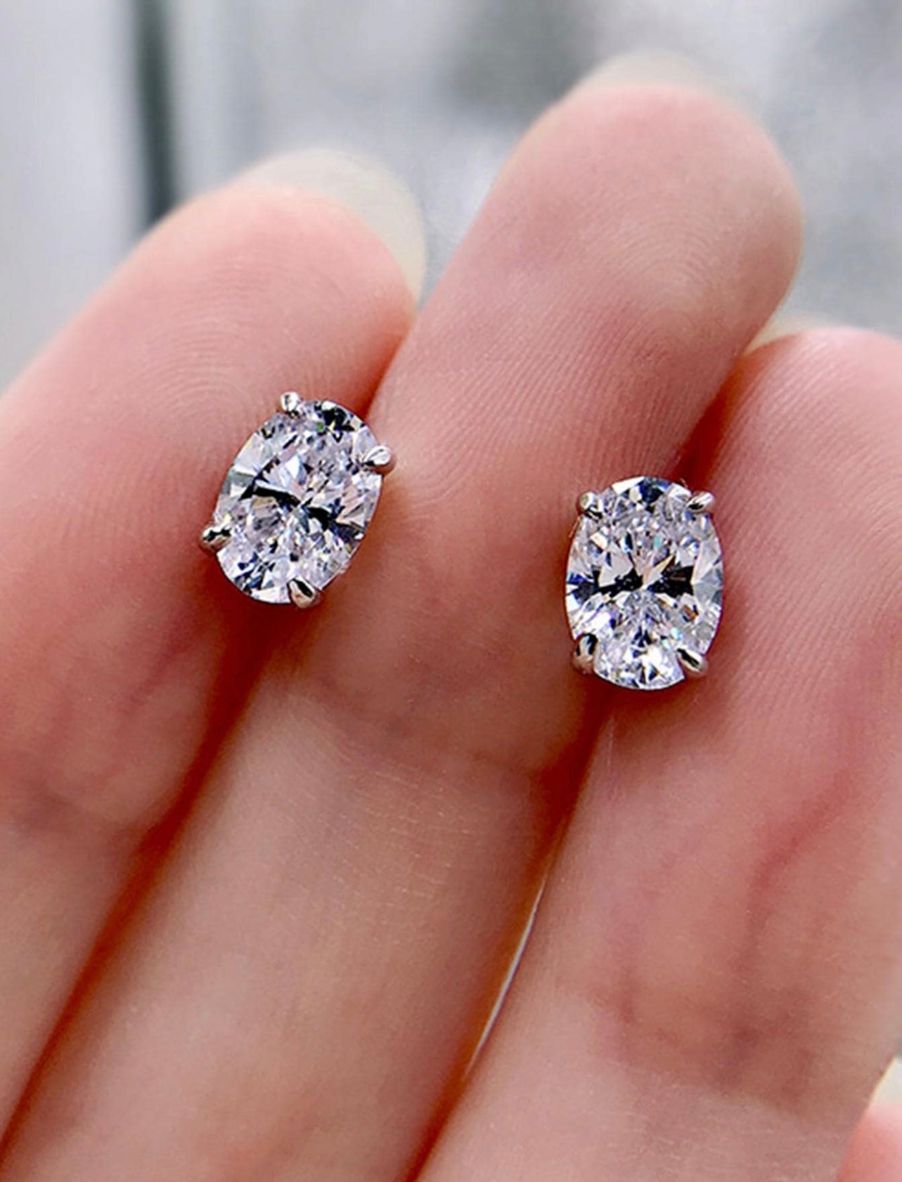 Silver-Tone Cubic Zirconia Stud Earrings – Classic Sparkle for Weddings, Anniversaries & Mum