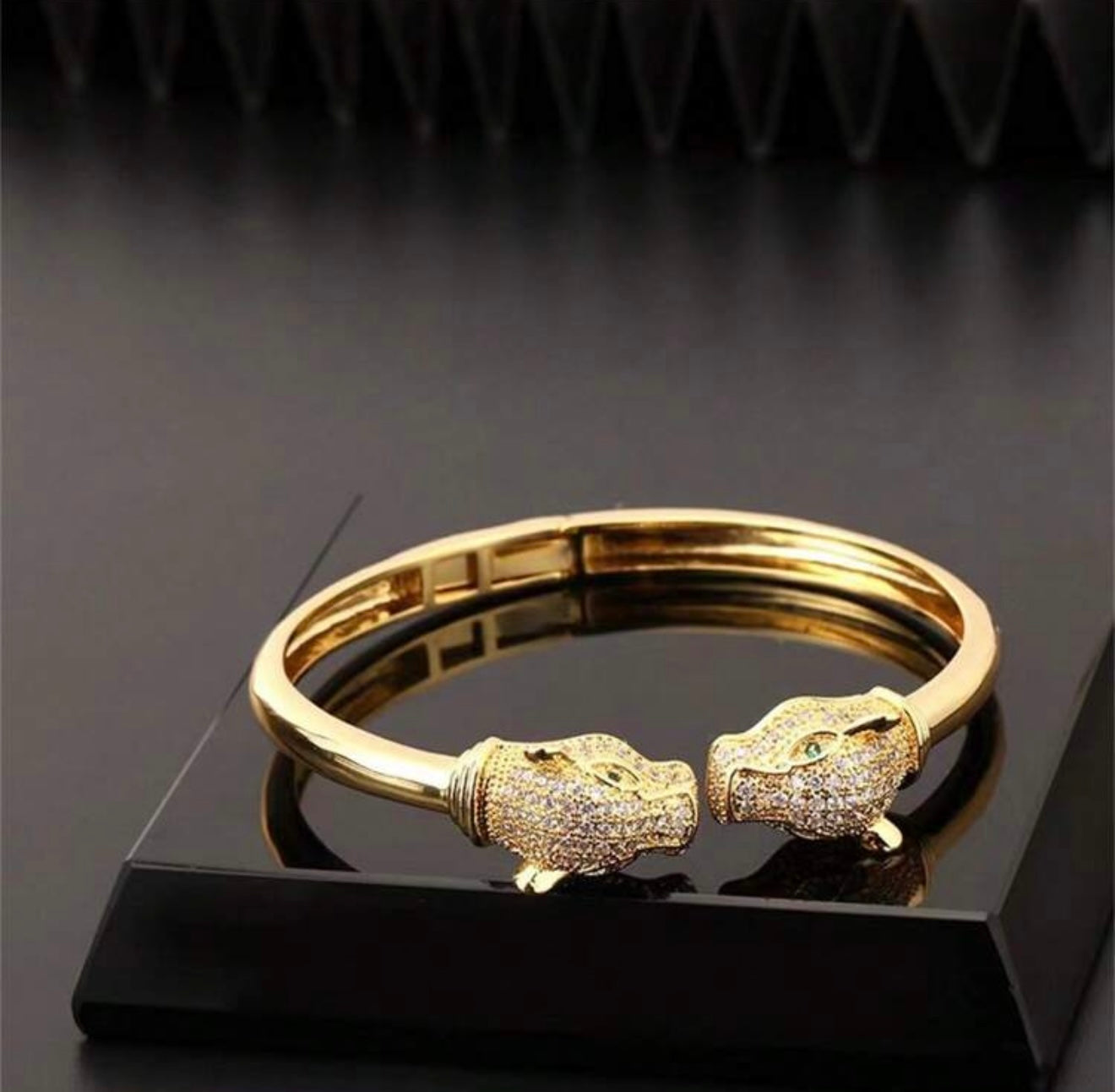 Gold Leopard Head Bracelet – Bold, Luxurious & Fiercely Stylish