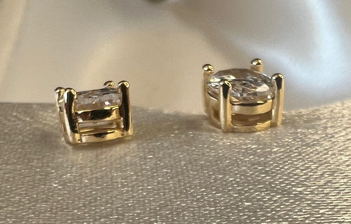 Tarnish-Resistant Gold Plated Cubic Zirconia Stud Earrings – Timeless Sparkle