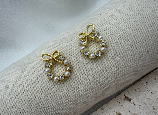 French Style Faux Pearl & Rhinestone Wreath Stud Earrings – Elegant Festive Charm