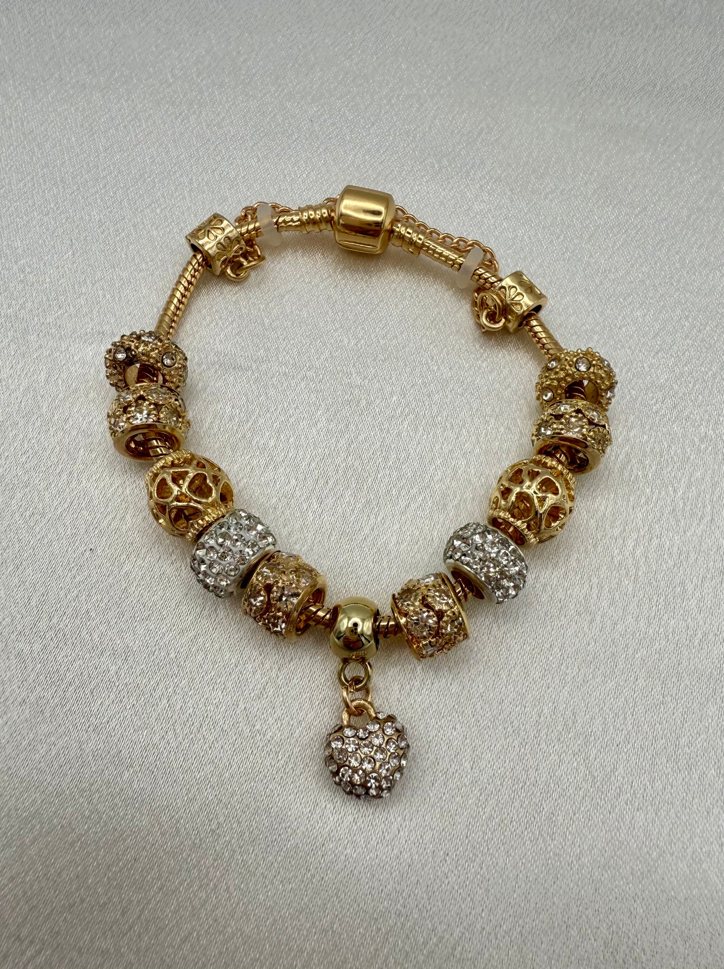 Inspired Full Charm Heart Bracelet – Rhinestone-Embellished Luxury Style Jewellery – 17cm