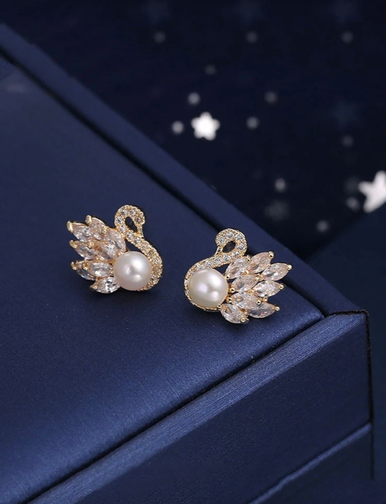 Cubic Zirconia Swan Stud Earrings – Graceful Sparkle in Swarovski Style