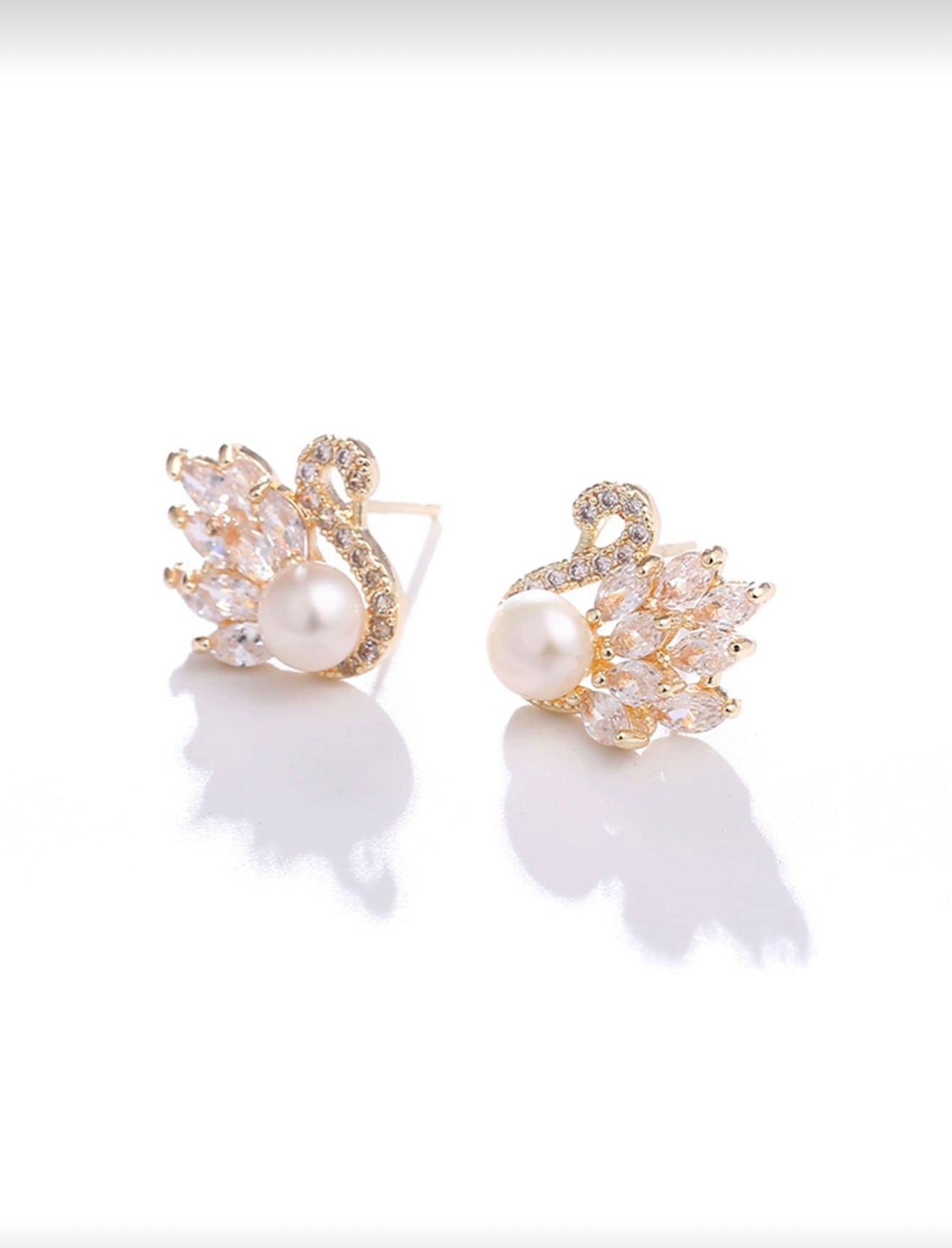Cubic Zirconia Swan Stud Earrings – Graceful Sparkle in Swarovski Style