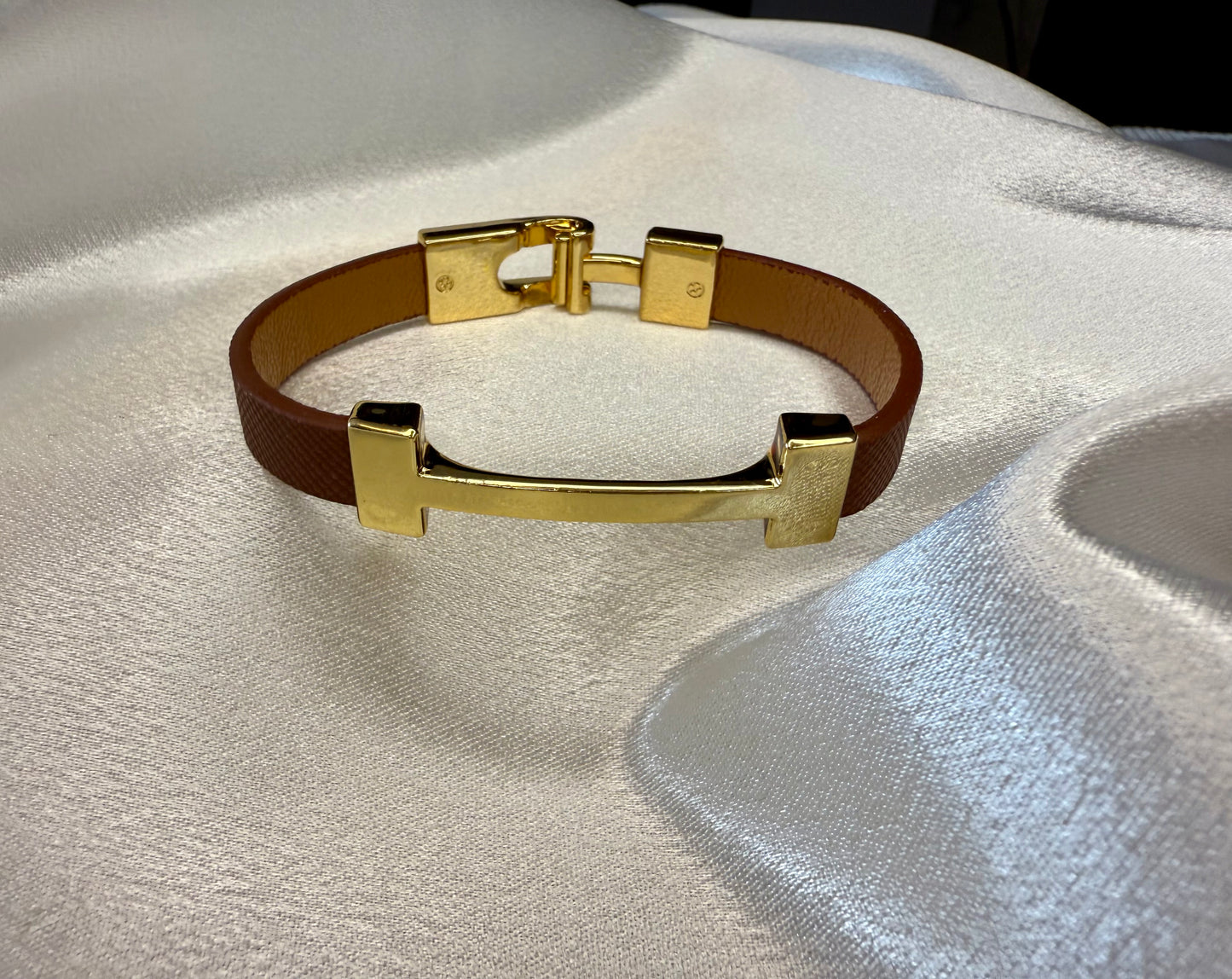 Tan & Gold Hermès-Inspired Faux Leather Bracelet – Elegant Fashion Wristband Gift for Her