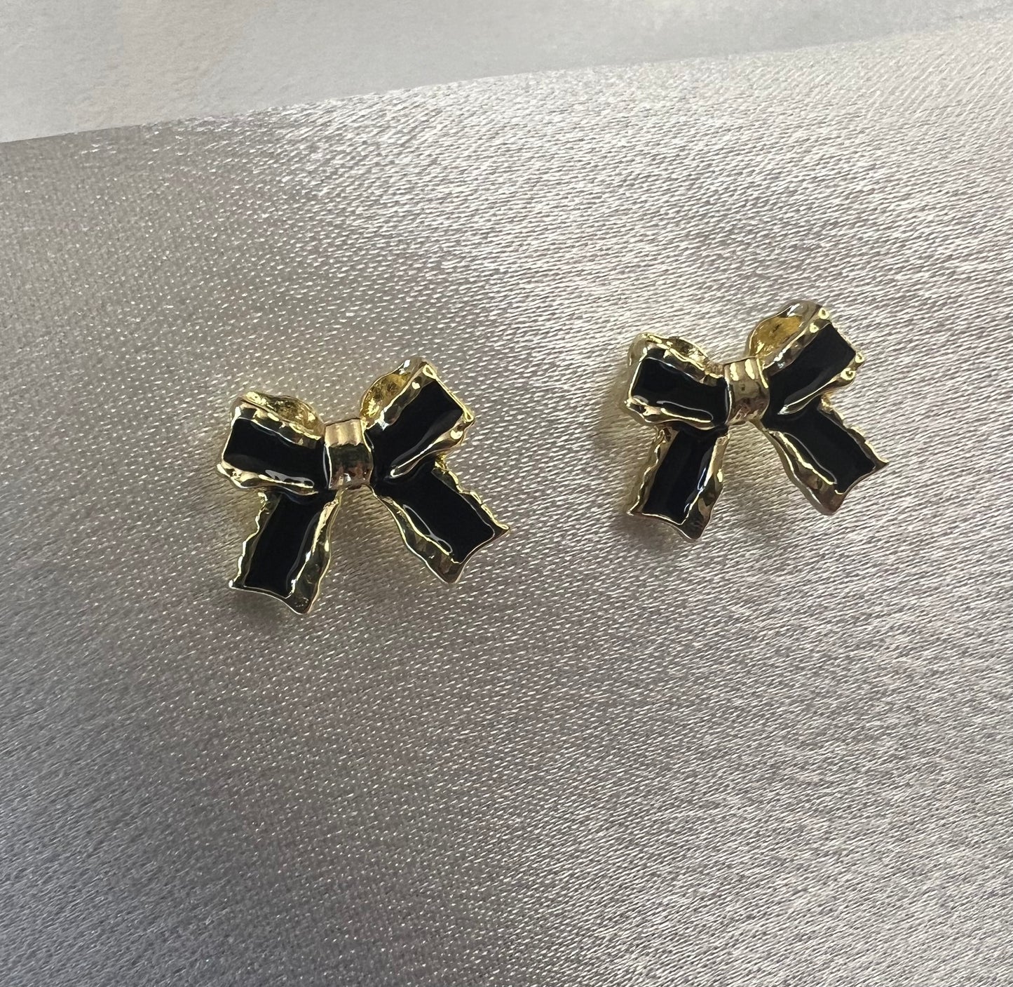 Stunning Gold & Black Enamel Bow Stud Earrings – Classic Elegance with a Bold Contrast