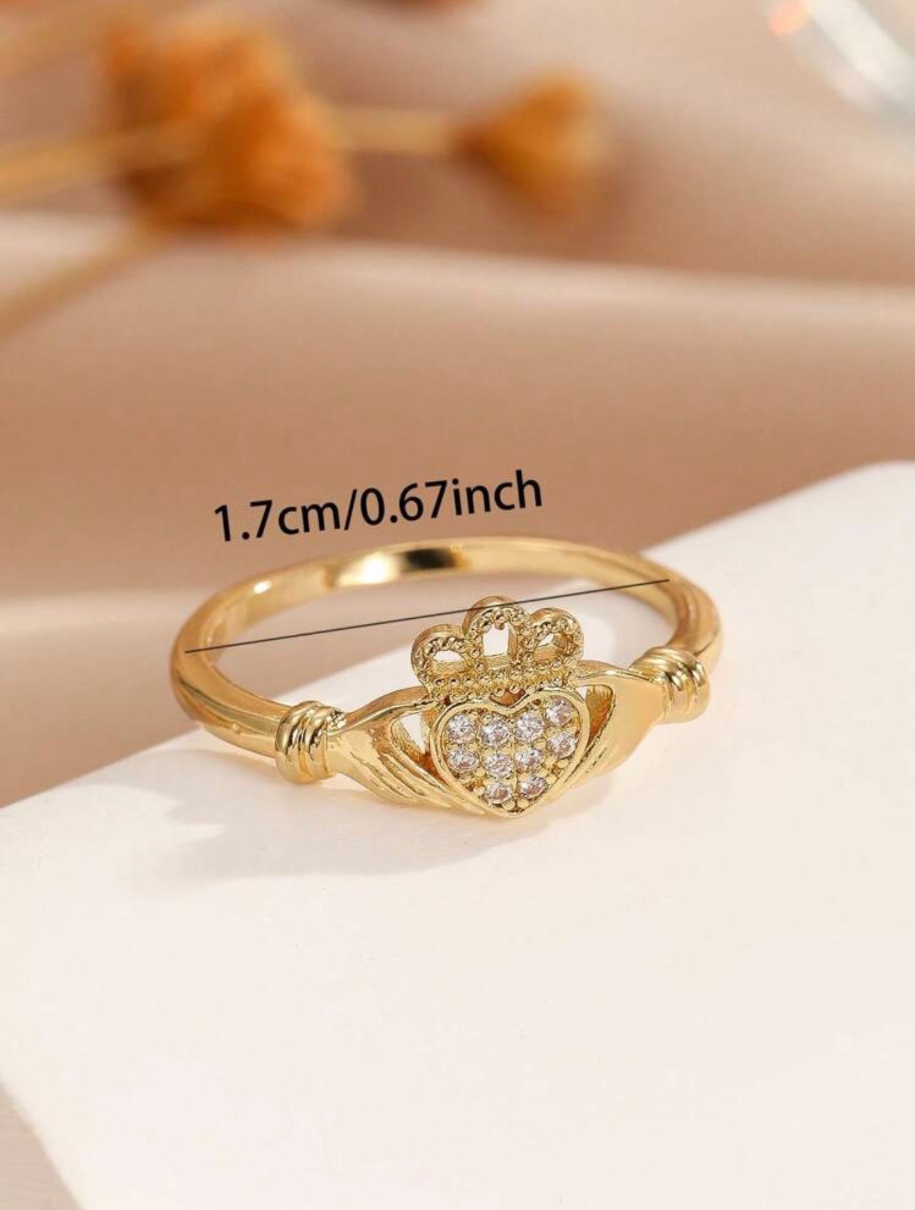 Claddagh Heart Zirconia-Inlaid Ring – Luxury Minimalist Finger Jewellery