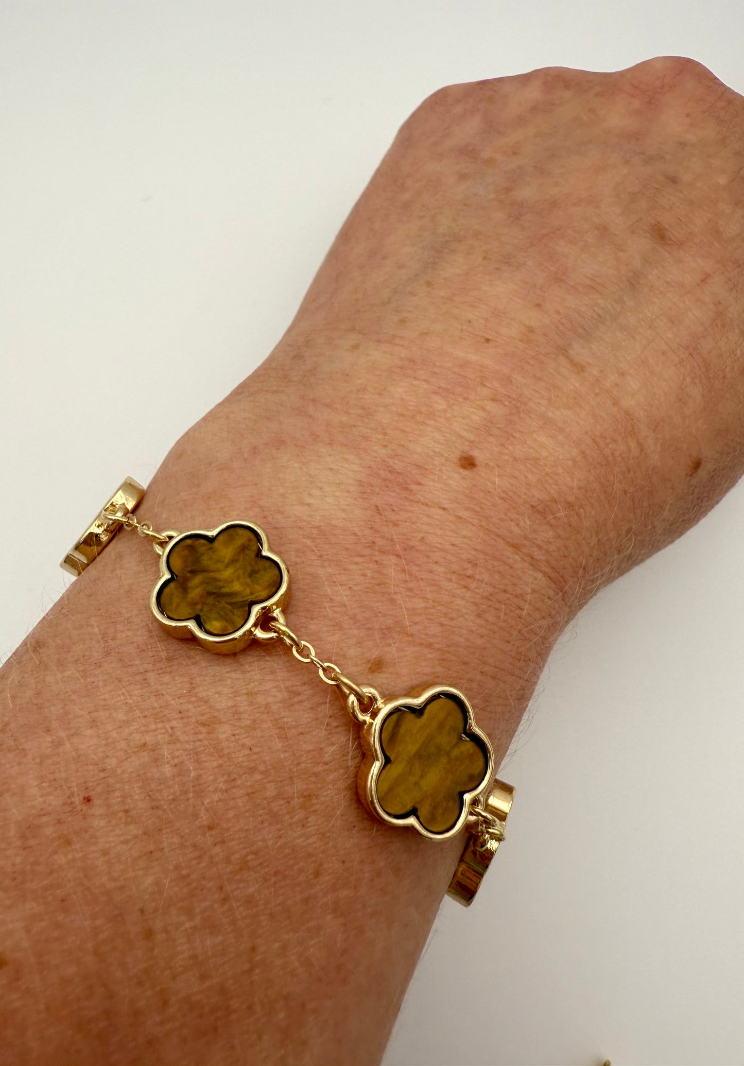 Inspired Clover Bracelet & Necklace Set – Tarnish-Resistant with Faux Tiger’s Eye Inlay – Fashionable Jewellery