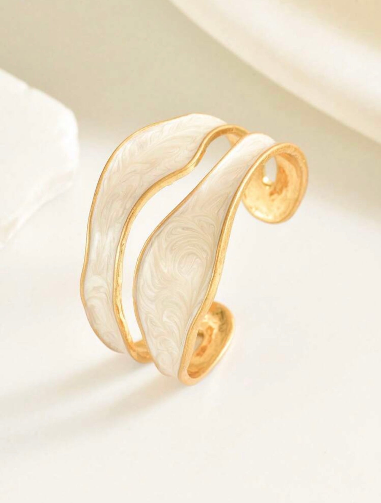 Gold & Cream Enamel Asymmetrical Hollow Bangle Bracelet – Luxury Minimalist Daily Wear