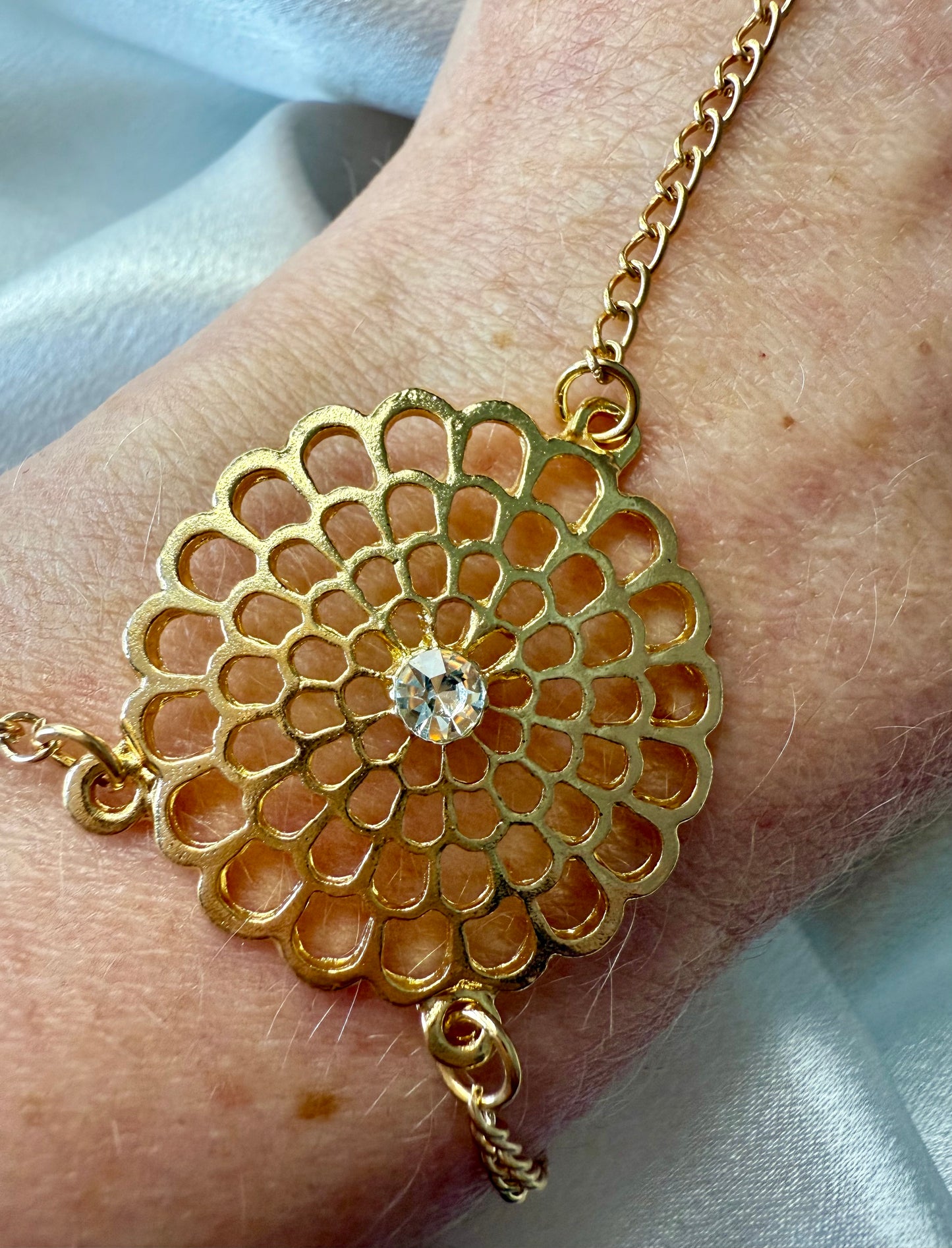 Gold Boho Hollow Flower Hand Chain – Rhinestone Ring-to-Bracelet Jewellery for Daily Wear
