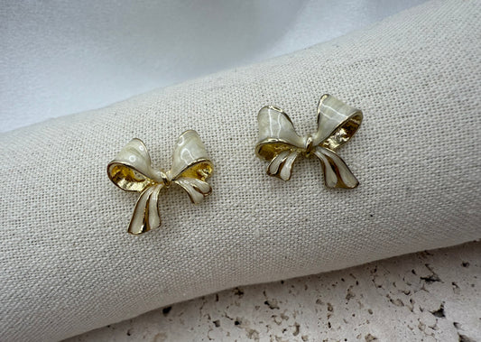 French Vintage Cream White Bow Stud Earrings – Elegant, Feminine & Timelessly Chic