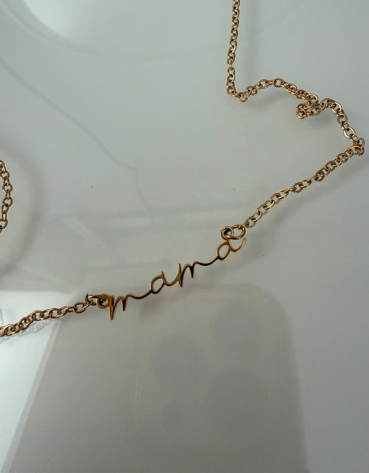 Mini “Mama” Pendant Necklace – Dainty, Minimalist & Tarnish-Resistant