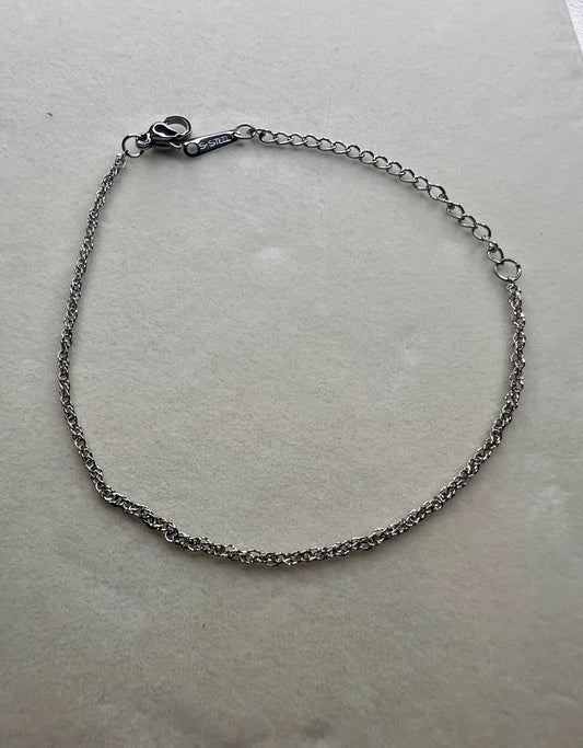 Silver Tone Flat Cross Chain Bracelet – Minimalist Everyday Jewellery