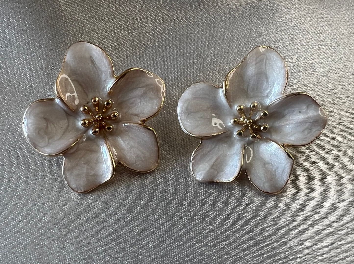 Sweet Gold and White Enamel Flower Stud Earrings