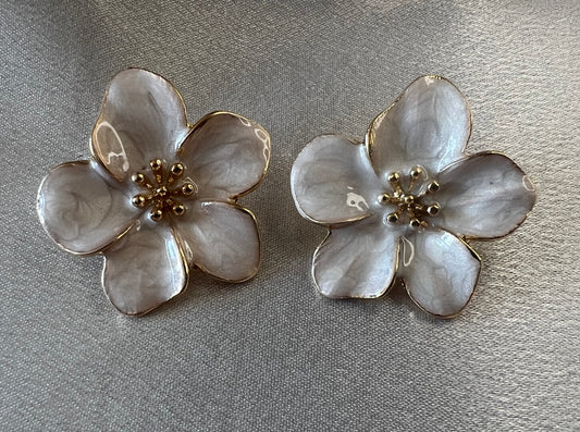 Sweet Gold and White Enamel Flower Stud Earrings