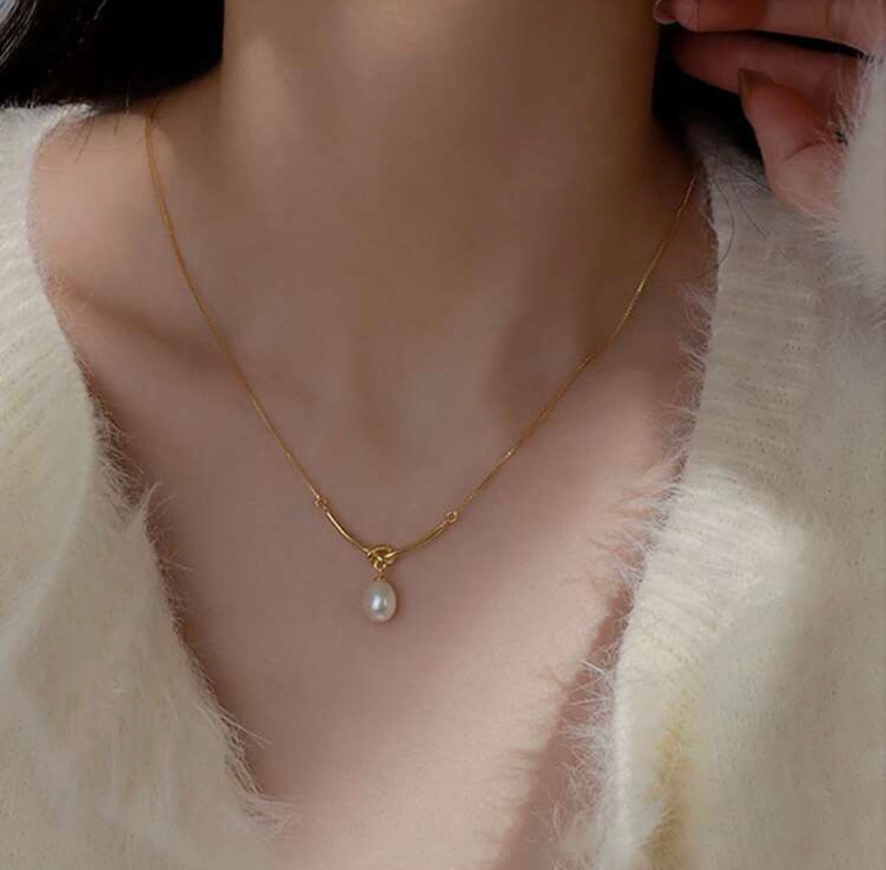 Elegant & Delicate Gold Knot Necklace with Faux Pearl Pendant