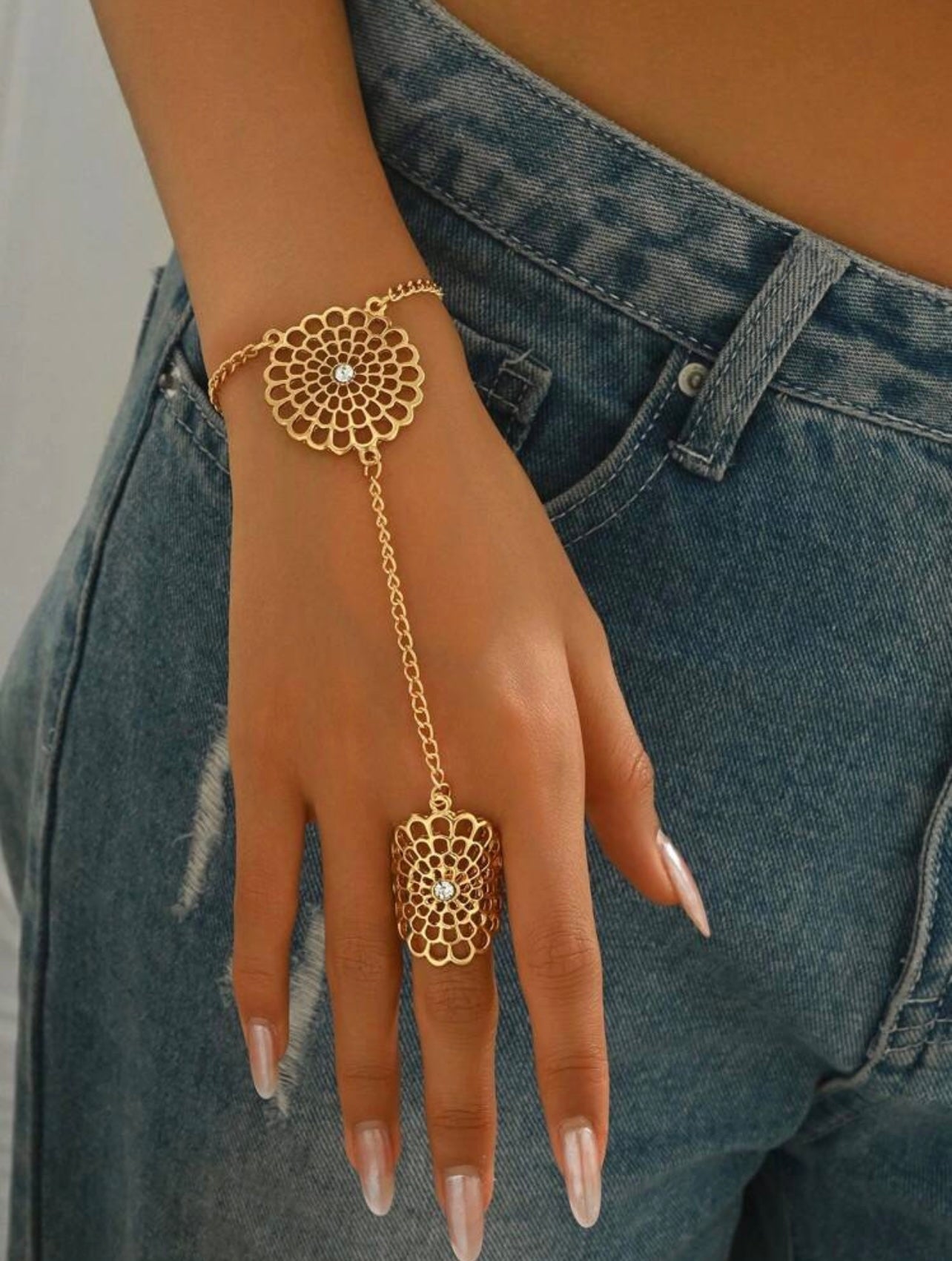Gold Boho Hollow Flower Hand Chain – Rhinestone Ring-to-Bracelet Jewellery for Daily Wear