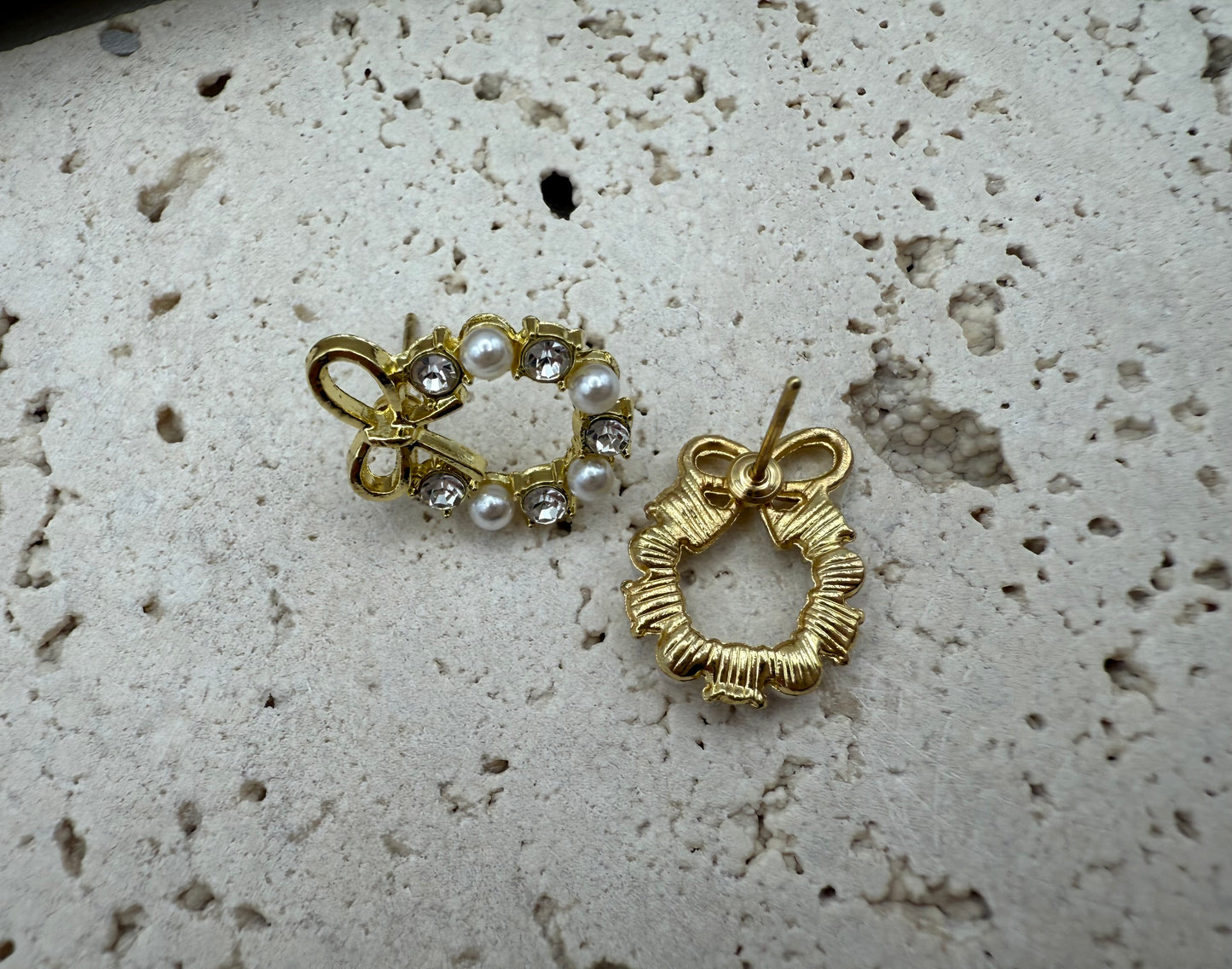 French Style Faux Pearl & Rhinestone Wreath Stud Earrings – Elegant Festive Charm