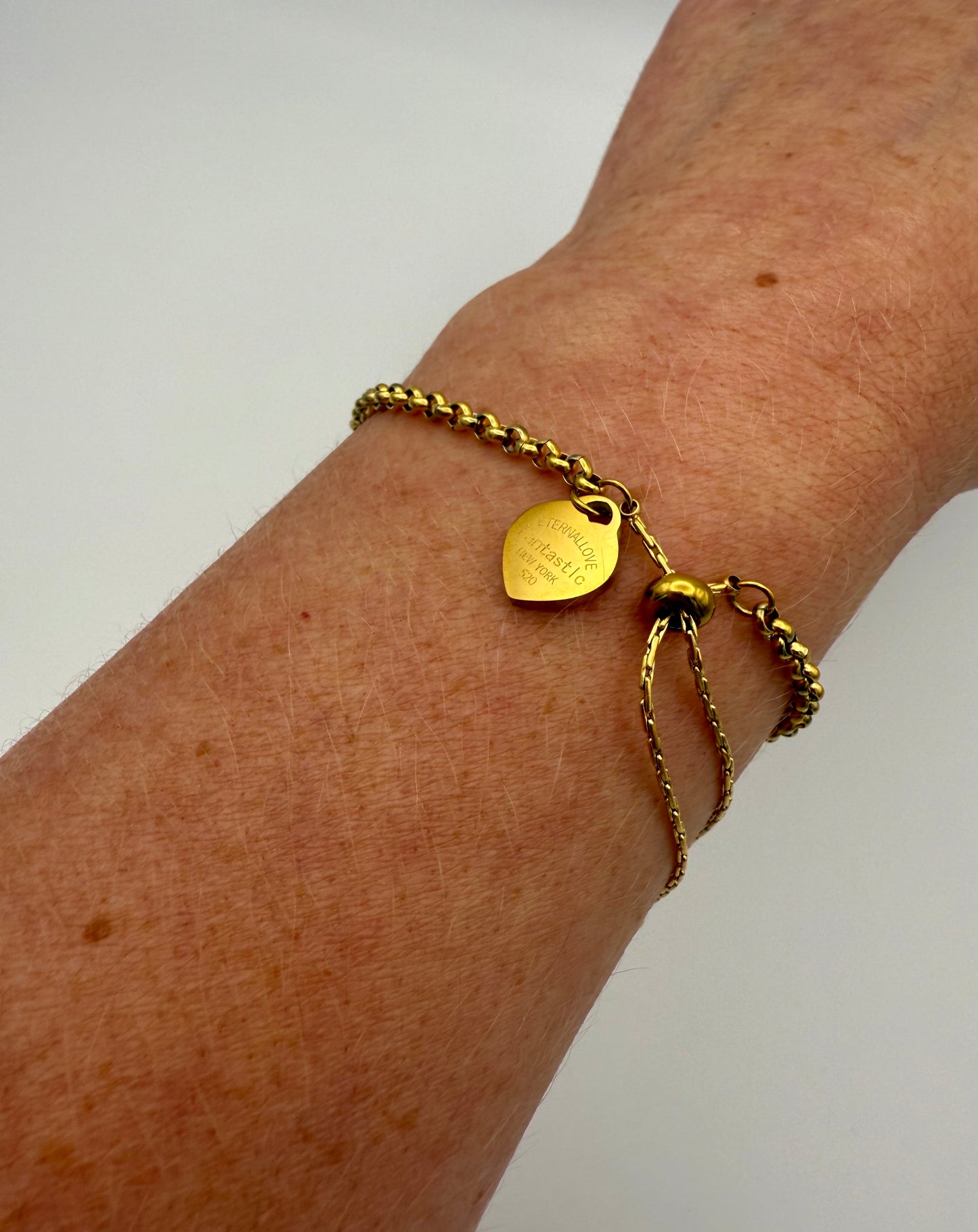 Inspired 18K Gold-Plated Stainless Steel Adjustable Heart Chain Bracelet – Tarnish-Resistant, Waterproof & Hypoallergenic