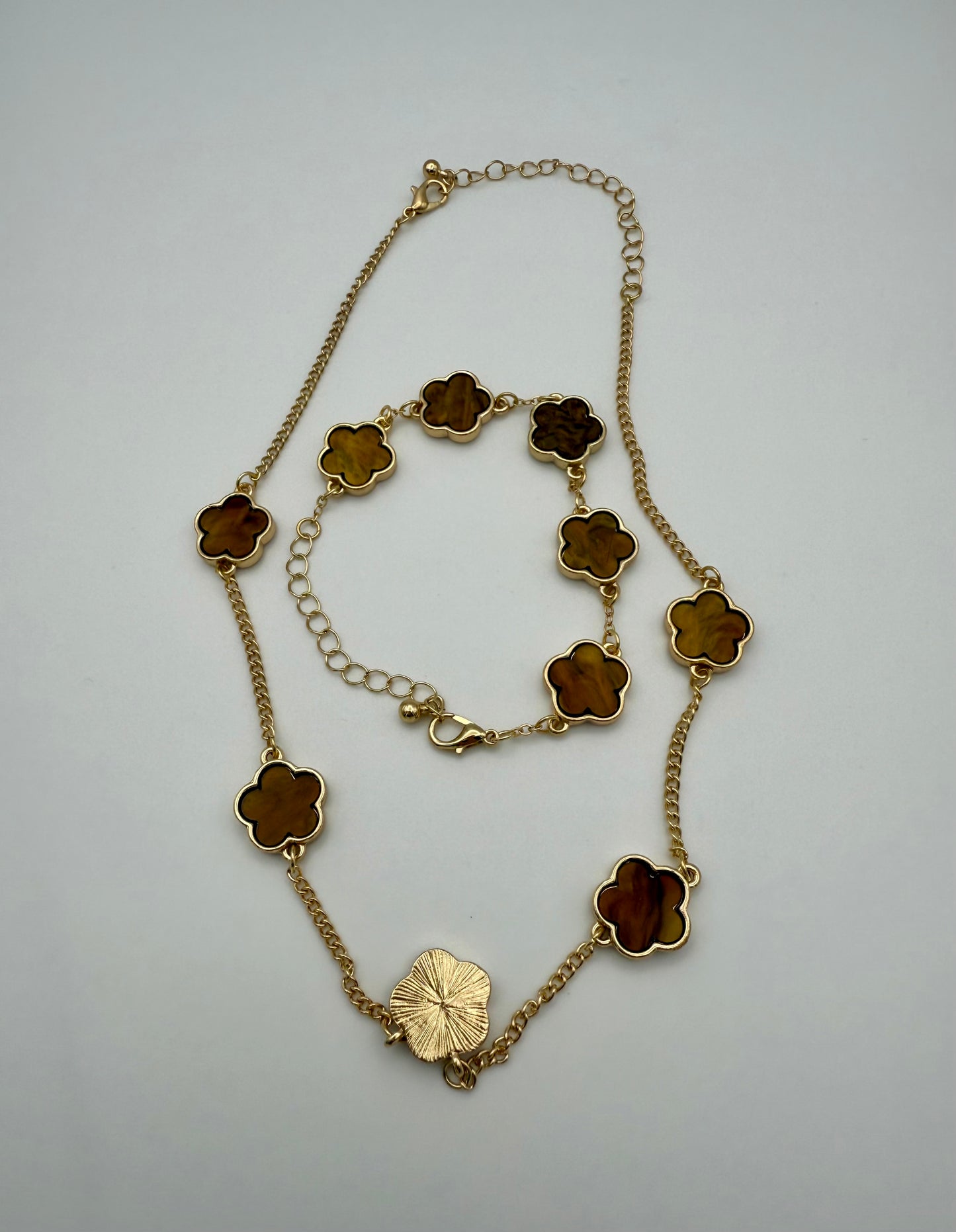 Inspired Clover Bracelet & Necklace Set – Tarnish-Resistant with Faux Tiger’s Eye Inlay – Fashionable Jewellery