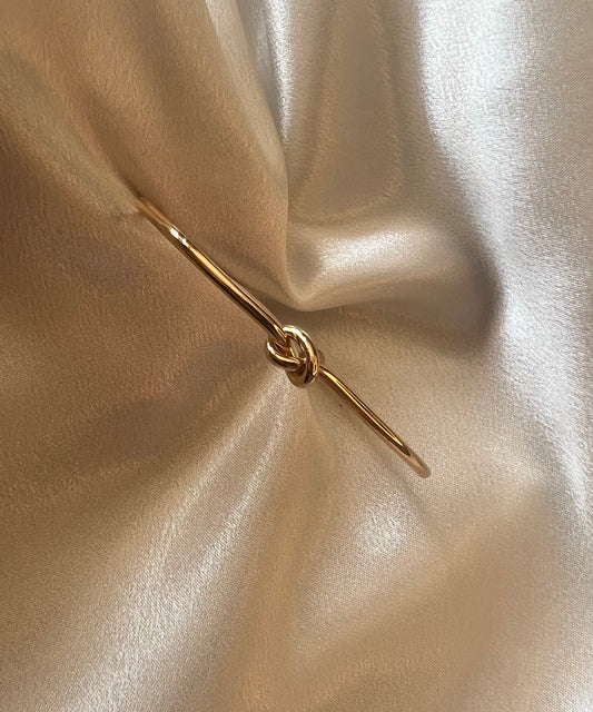 Gold Knot Cuff Torque Bangle – Minimalist Elegance with a Symbolic Twist