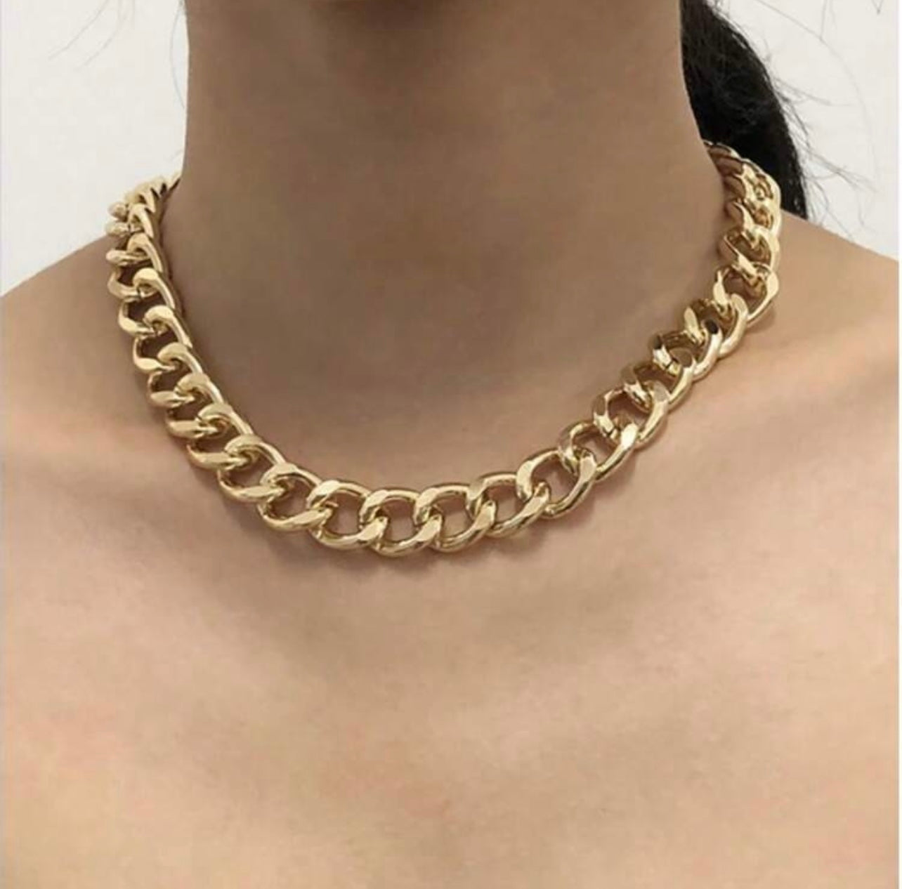 Bold Twist Chunky Lock Choker – Gold Statement Necklace