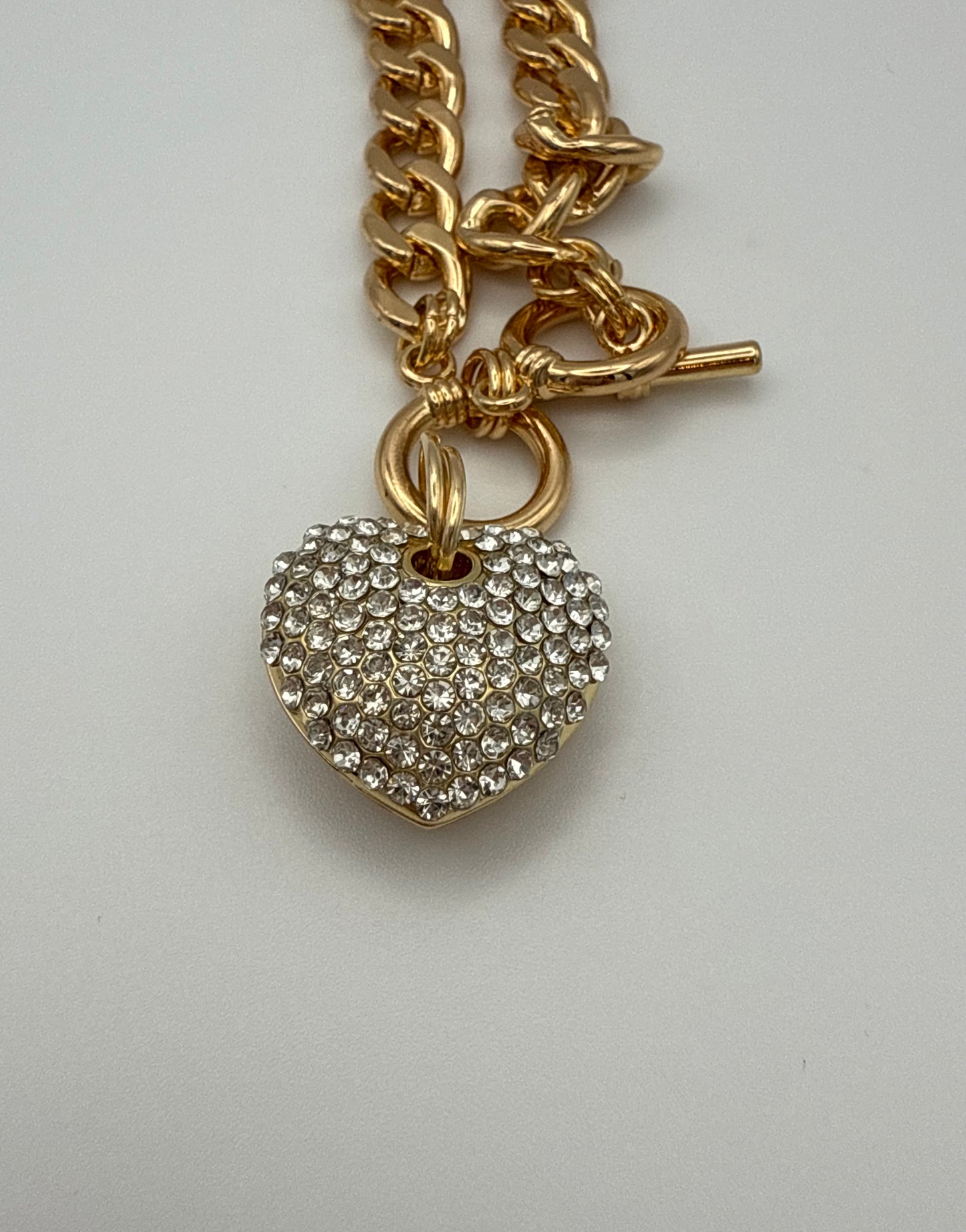 Rhinestone Heart Charm Chunky Gold Curb Chain Bracelet – Tarnish Resistant